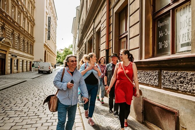 Private Prague City Highlights Tour with a Stop at a Czech Cafe - What makes the guides useful
