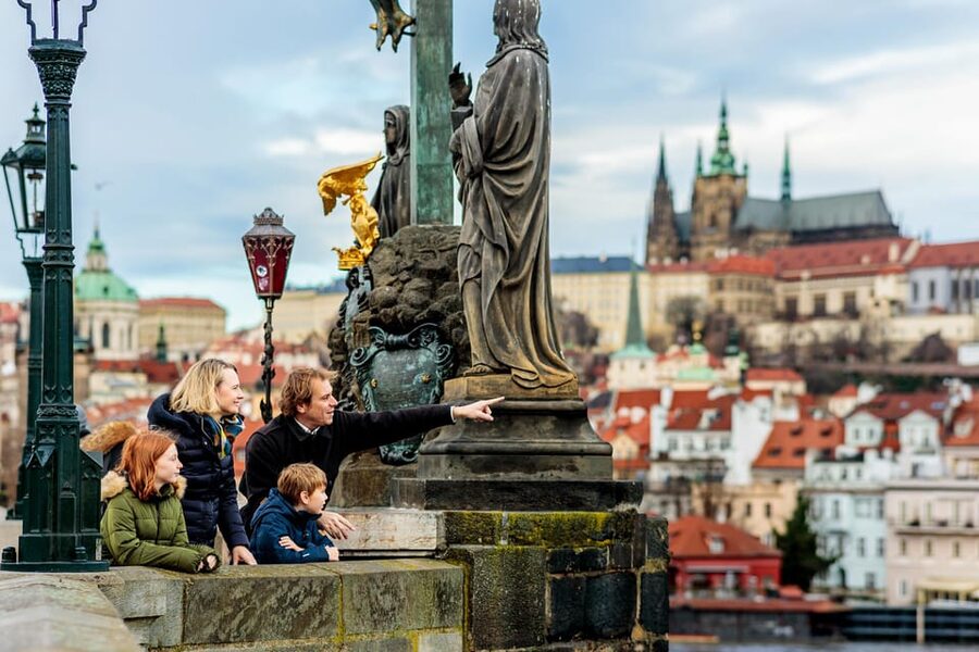 Private Prague Sunrise Photoshoot + Walking Tour - Practical planning before the morning begins