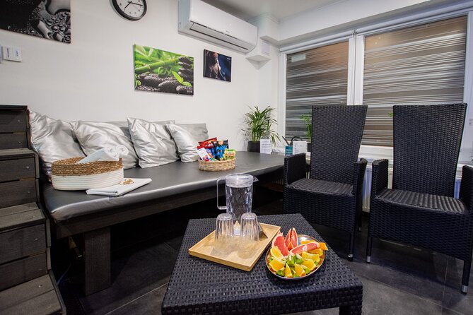 Private Spa with Jacuzzi and Sauna - BLACK ZONE - The Black Zone Room: Private, Modern, and Adjustable