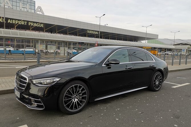 Private Transfer from Prague Airport to Prague City Hotels 1 - 3 pax - Drivers can help you get your bearings