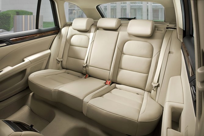 Private Transfer from Prague Airport to Prague City Hotels 1 - 3 pax - The short drive into Prague