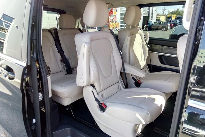 Private Transfer from Prague Airport to Prague City Hotels 1 - 7 pax - Who should book this Prague transfer?