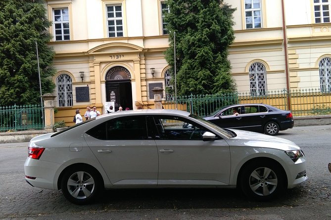Private Transfer from Prague Airport to the City Centre - How this compares with finding a ride on arrival