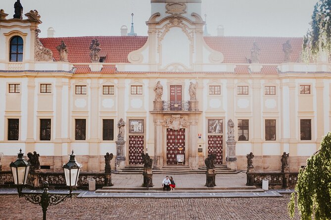 Private Vacation Photography Session with Local Photographer in Prague - What the hour feels like in practice