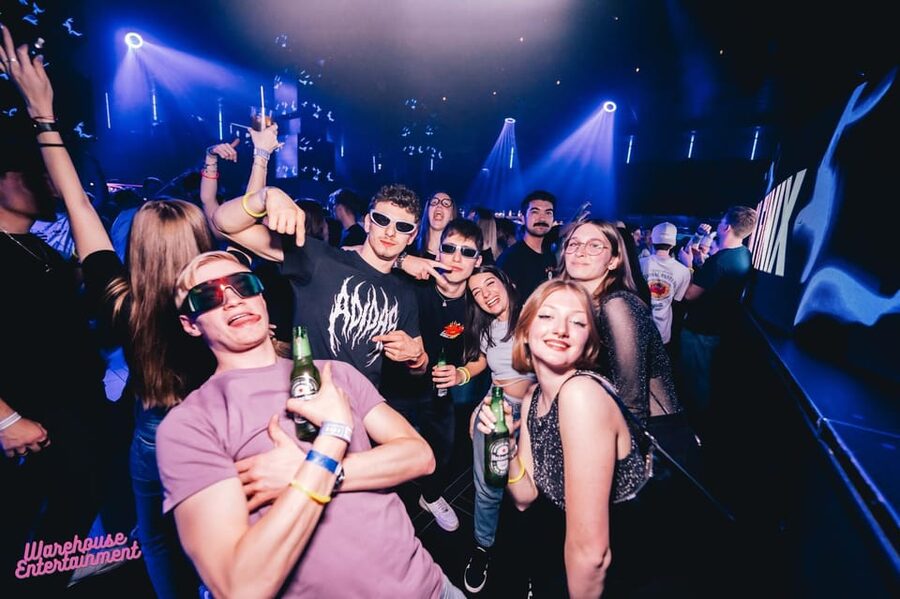 Pub Crawl with Shots and Night Club I Prague - Is $18 good value in Prague?