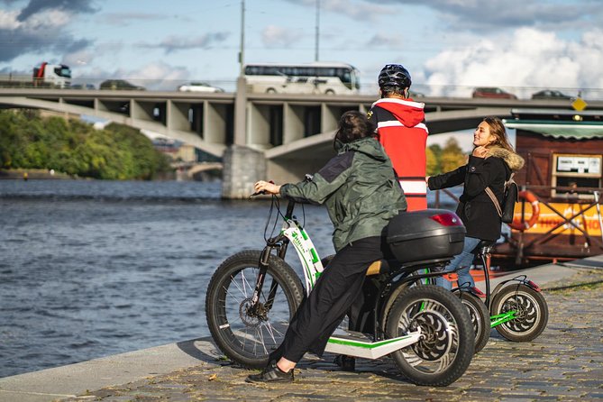 Rent your E-Scooter Hugo Bike in Prague! - Who will enjoy this most?