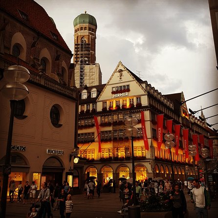 Scenic Transfer from Prague to Munich with 2h stop in Plzen Beer Factory - Who will enjoy this more than a public bus