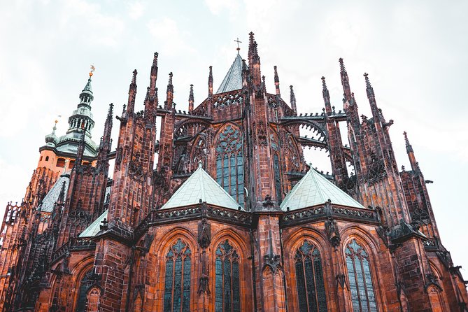 Self-Guided Audio Tour - Prague Castle District - St. George’s Basilica and the first monastery in Prague
