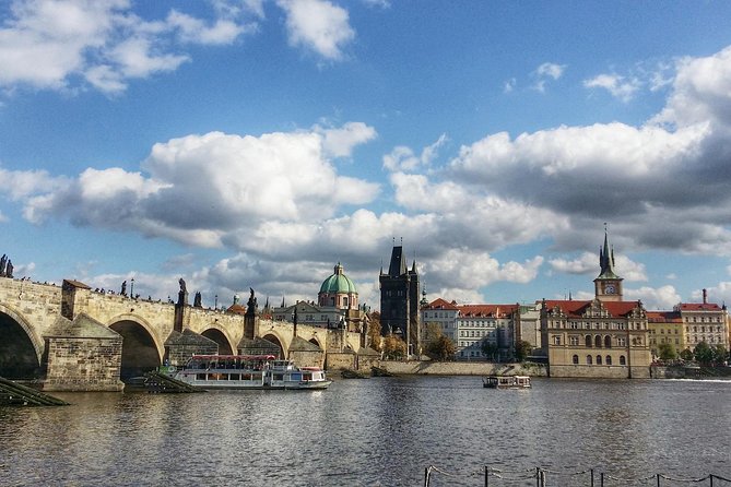 Shared Arrival Transfer: Prague Airport to Hotels - A 30-minute ride with an important catch