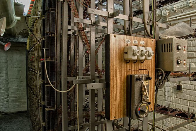 Skip the Line: 10-Z Bunker Entrance Ticket in Brno - Finding your way through the bunker