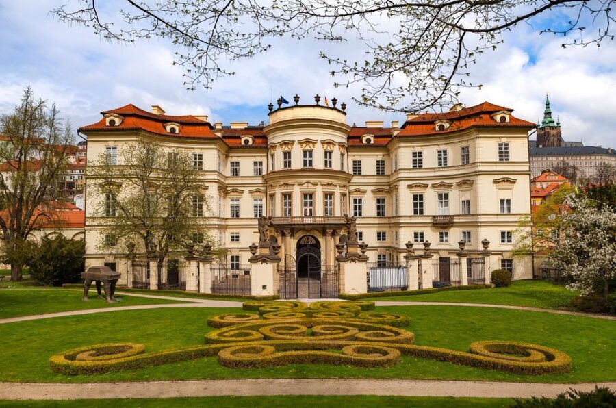 Skip-the-line Lobkowicz Palace Private Tour & Concert - Who will enjoy this palace tour most?