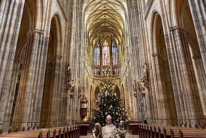 Small-Group Tour of Prague Castle with a local guide - How long the 2.5-hour route feels