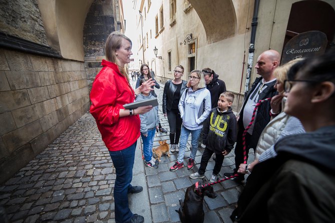 Small-Group World War 2 & Operation Anthropoid Tour in Prague - Guide quality, group size, and the style of storytelling