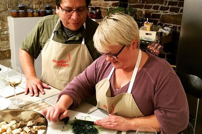 Taste, Cook and Dine Traditional Czech - Why the small group size changes the experience