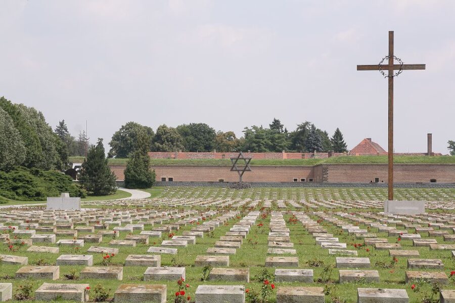 Terezin: Guided Tour of the Concentration Camp and Museum - Walking through the Terezin memorial area