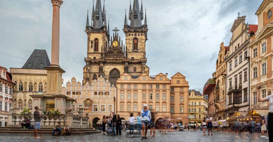 The Royal road, walking tour in french - Old Town Square gives Prague a proper introduction