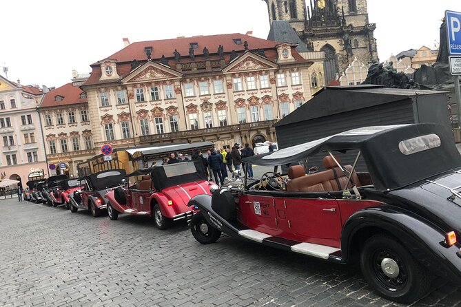 Vintage Cars Prague - Grand City Tour 150min / 1-6 pers. 2,5hrs - Powder Tower and the National Museum