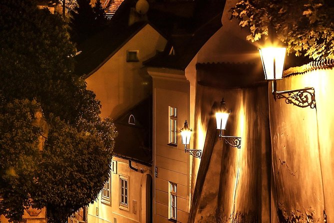 VIP Private tour Prague: Castle, Lunch, Beer, Boat - A six-hour route that covers Prague’s big names