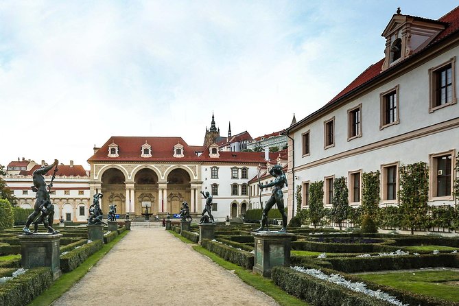 VIP Private tour Prague: Castle, Lunch, Beer, Boat - Charles Bridge and the Lennon Wall