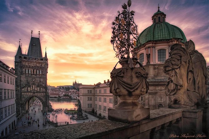 VIP Private tour Prague: Castle, Lunch, Beer, Boat - The Vltava cruise with a drink