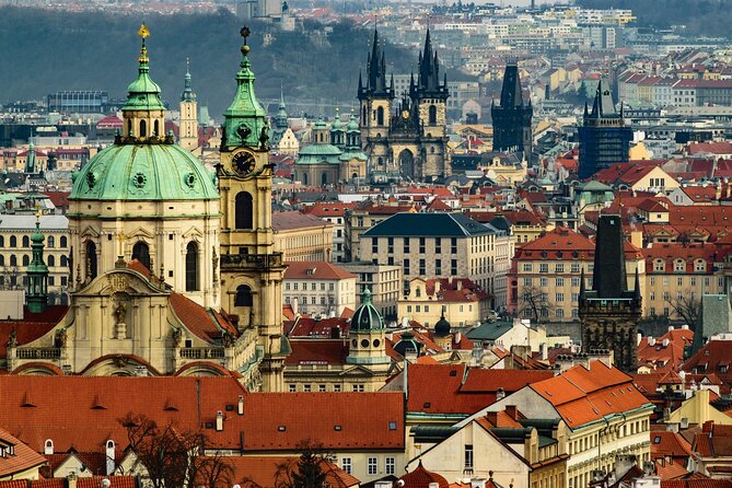 VIP Tour: Professional photos - You and Prague Best Monuments - What you actually receive after the session
