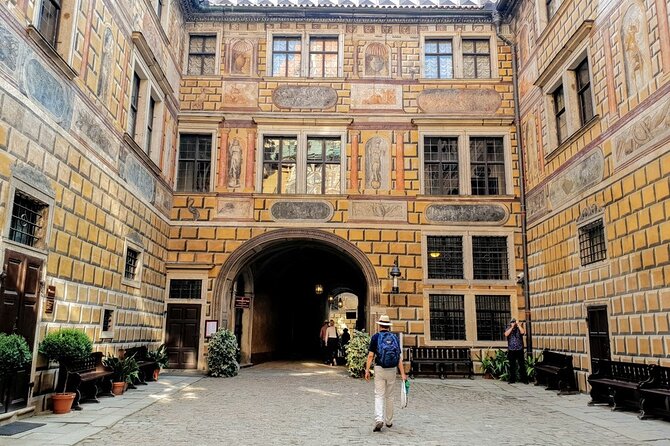 Walking private guided tour in Cesky Krumlov with local certified guide - Flexible departure times, with one limit