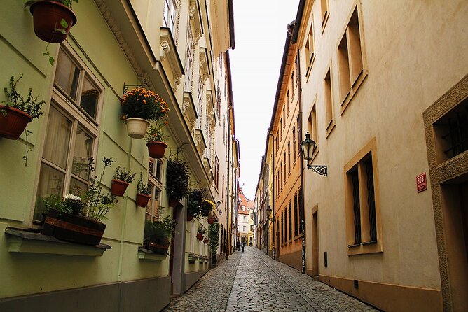 Walking through ages: 11th to 21st century, Prague flavoured - St. Nicholas Church and the 700-year-old Charles Bridge