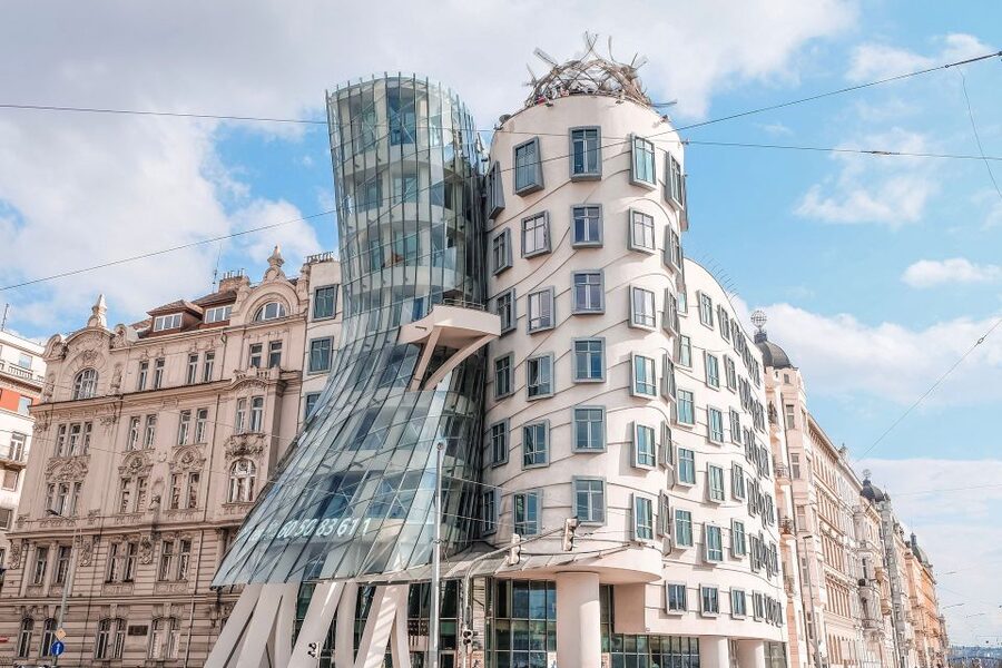 Walking tour of Prague in French : Nové Město - Why Nové Město makes a strong walking-tour subject