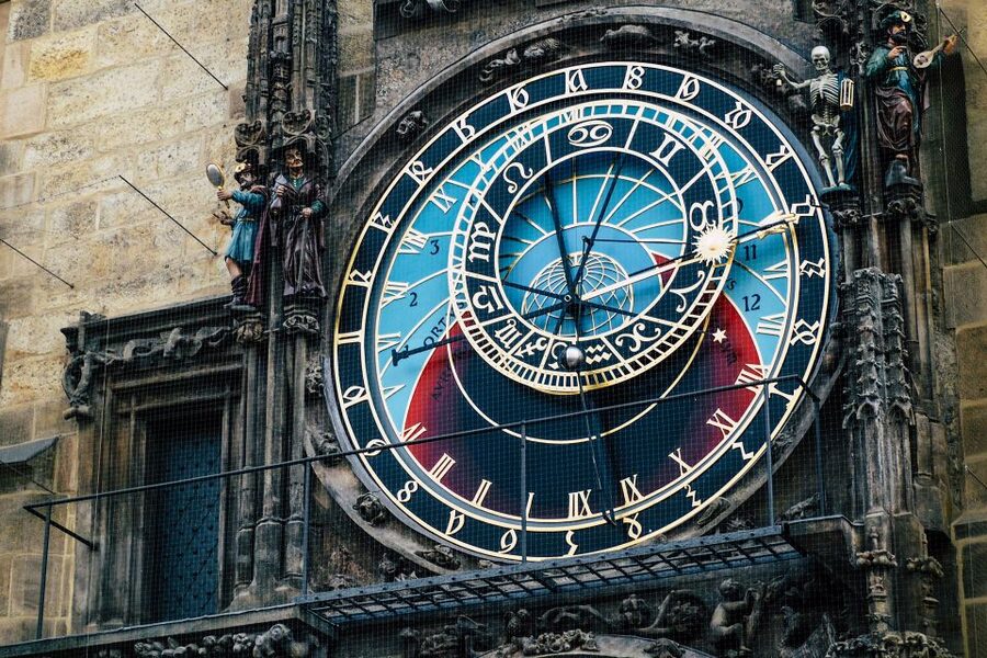 Walking tour of Prague in french: Old Town & Charles Bridge - Old Town Square in 35 minutes