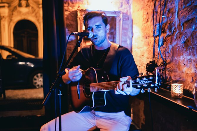 Wednesday Night Live Music and Cocktails Ticket in Kontakt Bar - Who should book this experience