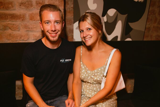 Wednesday Night Live Music and Cocktails Ticket in Kontakt Bar - Practical details that affect your choice
