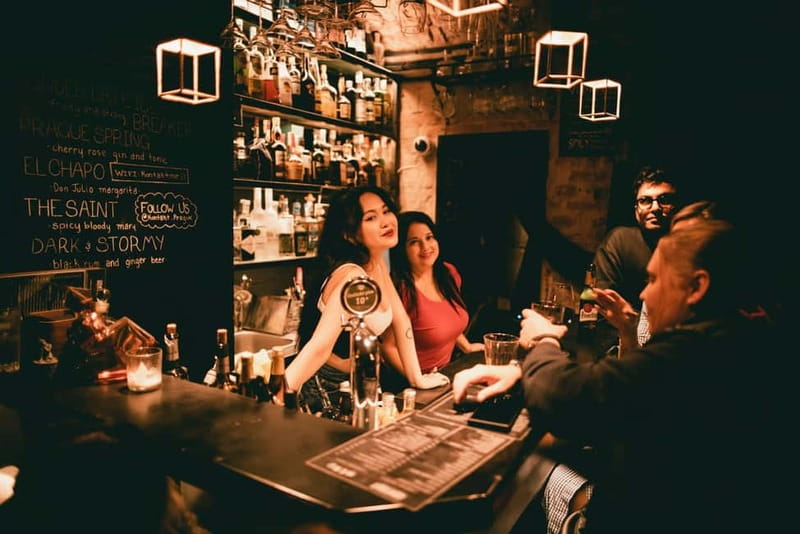 Wednesday Night Live Music with Cocktails - Key Points Before You Book
