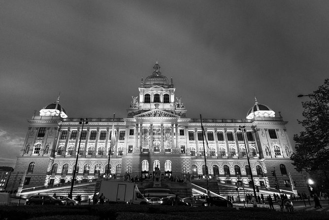 Welcome to Prague - Private Tour with Licensed Guide - Starting in Lesser Town and heading toward the river