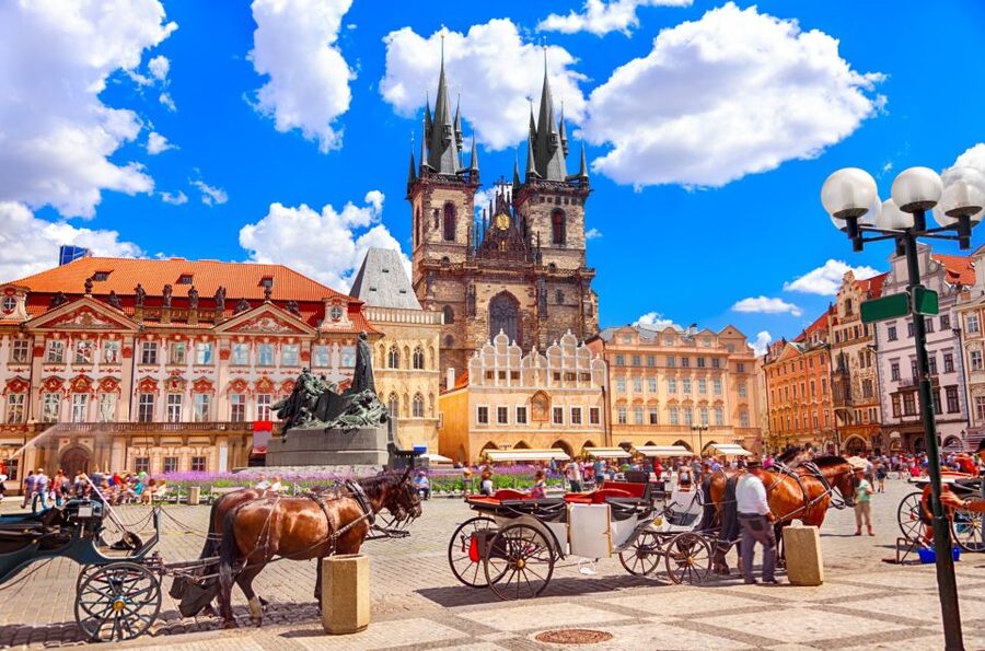 WWII and Communism History in Prague's Old Town Private Tour - The four-hour option and the Museum of Communism