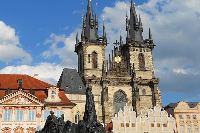 Your own guide for Old Town Highlights and Secrets Tour - Reading the Astronomical Clock